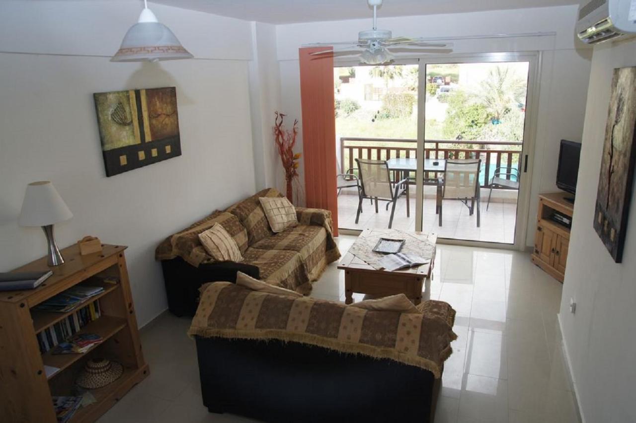 Pleasantly Furnished Apartment B201 With Large Terrace, Wi-Fi & Android Tv Peyia Exterior photo