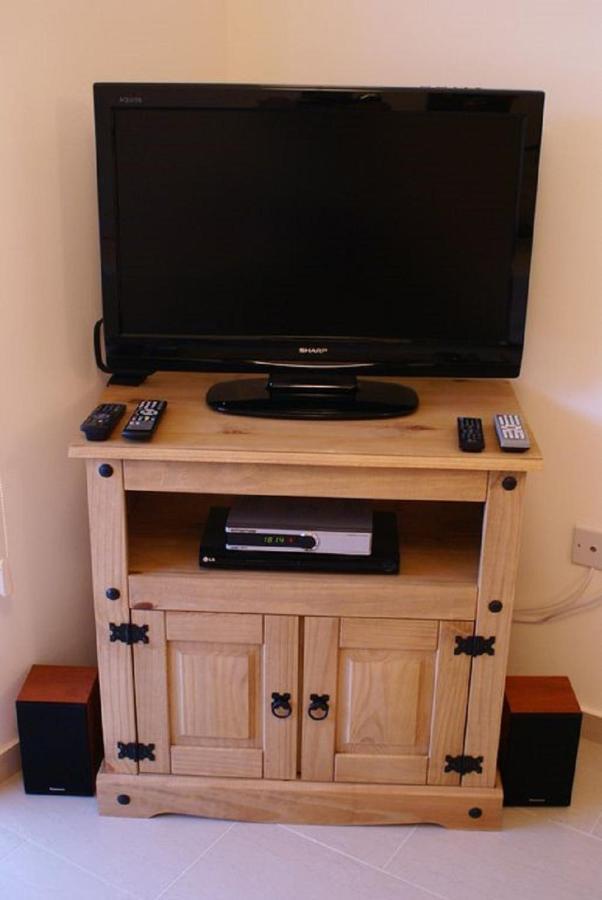 Pleasantly Furnished Apartment B201 With Large Terrace, Wi-Fi & Android Tv Peyia Exterior photo